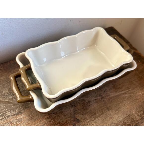 Vintage Ruffled Brown and White Ceramic Bakeware, Set of 2 - Picture 2 of 8